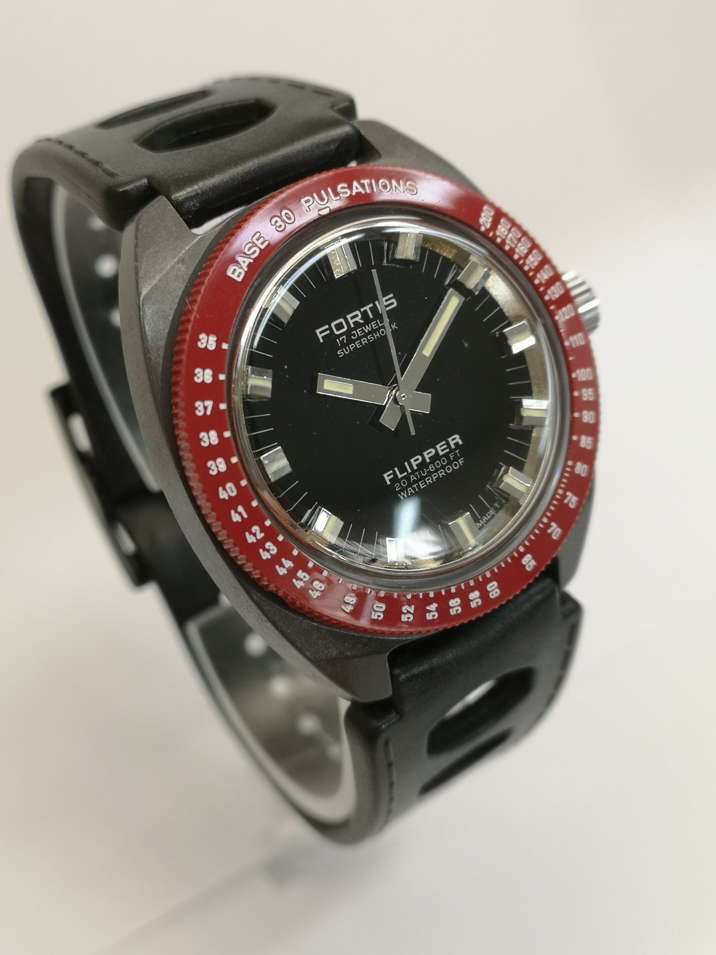 Fortis Flipper 9001