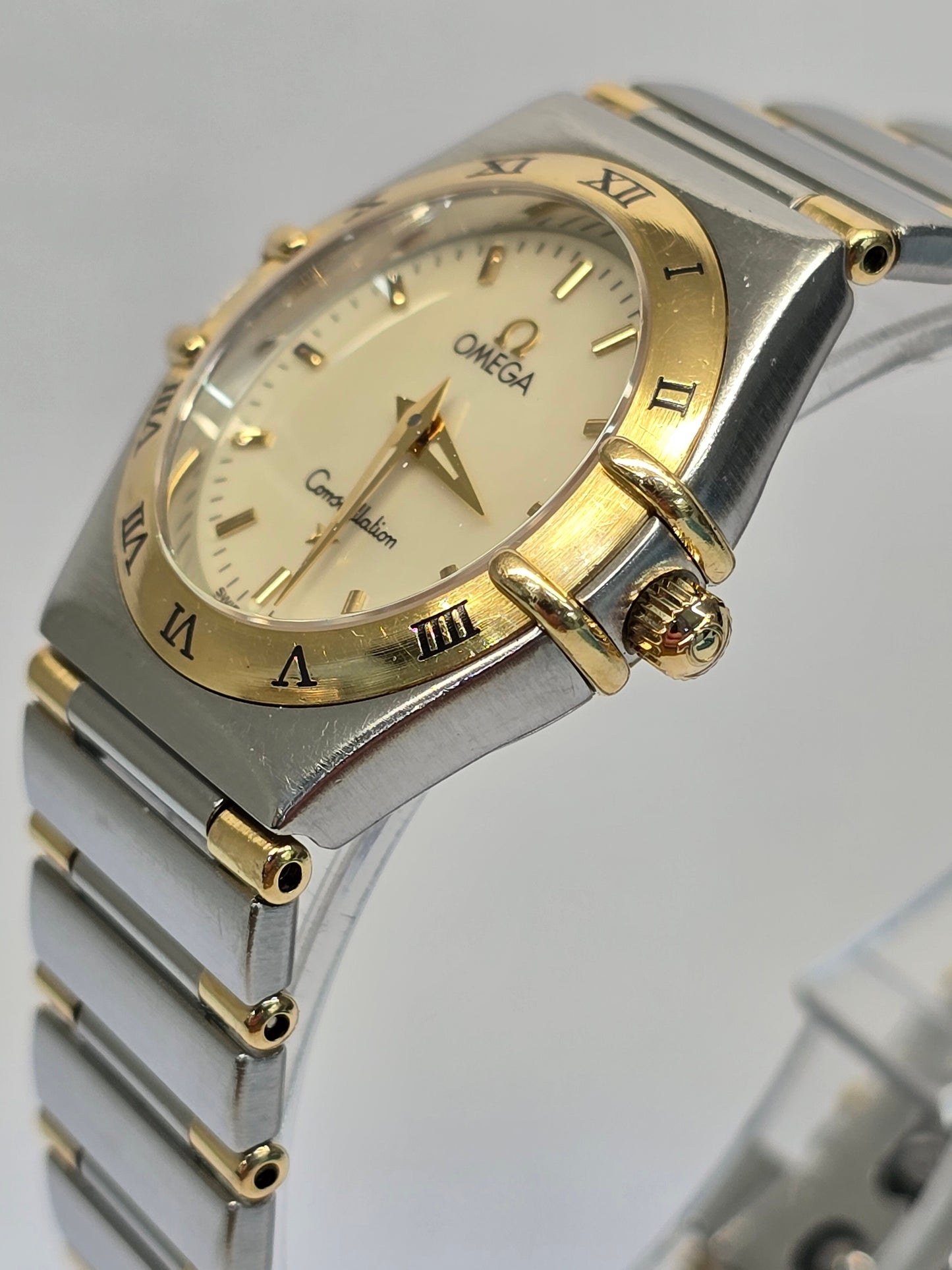 Omega Constellation (3)